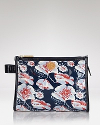 The beauty bag goes uptown with this style from Tory Burch. Crafted from durable coated poplin and splashed in the brand's prep-right prints. The beauty bag goes uptown with this style from Tory Burch. Crafted from durable coated poplin and splashed in the brand's prep-right prints.