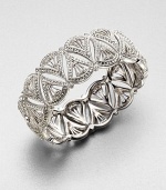 A stunning piece featuring a pattern of fans in pavé crystals. CrystalsRhodium-plated brassDiameter, about 2Box and tongue closureImported 