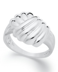 Sleek, elegant & stylish. Giani Bernini's sophisticated knot ring is a must-have piece. Crafted in sterling silver. Size 7.