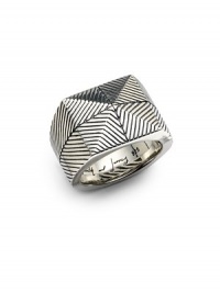 THE LOOKDeco CollectionRibbed pyramid designSterling silver settingTHE MEASUREMENTWidth, about ¾ORIGINImported THE LOOKDeco CollectionRibbed pyramid designSterling silver settingTHE MEASUREMENTWidth, about ¾ORIGINImported