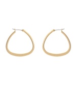 Snap up simple hoops with a trendy twist. These Kenneth Cole New York earrings feature a classic hoop style with an up-to-date shape. Crafted in worn gold tone mixed metal. Approximate diameter: 1 inch.
