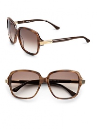 THE LOOKSquare styleAcetate framesLogo accented temples UV protectionSignature case includedTHE COLORBrown horn with brown gradient lensesORIGINMade in France THE LOOKSquare styleAcetate framesLogo accented temples UV protectionSignature case includedTHE COLORBrown horn with brown gradient lensesORIGINMade in France