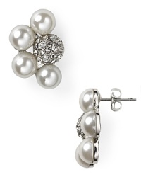 These stylish and small Aqua earrings make a bold statement without being overbearing. These stylish and small Aqua earrings make a bold statement without being overbearing.
