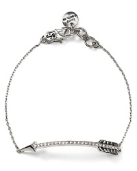 Pretty and pointed. This gold-plated link bracelet takes your look in a sweetly styled direction. Pretty and pointed. This gold-plated link bracelet takes your look in a sweetly styled direction.