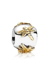 Graceful dragonflies flutter about on PANDORA's sterling sterling charm. Graceful dragonflies flutter about on PANDORA's sterling sterling charm.