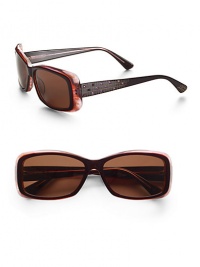 THE LOOKAcetate rectangular frame Austrian crystals and etched grid detailsUVA/UVB protectionTHE COLORAmethyst with brown gradient lensORIGINImported THE LOOKAcetate rectangular frame Austrian crystals and etched grid detailsUVA/UVB protectionTHE COLORAmethyst with brown gradient lensORIGINImported