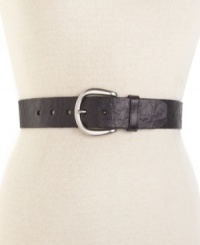 This versatile, classic Fossil leather belt is beautified with embossed flowers. This versatile, classic Fossil leather belt is beautified with embossed flowers.