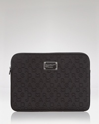 Ensure your computer is pretty (and protected) with this neoprene laptop case from MARC BY MARC JACOBS. Ensure your computer is pretty (and protected) with this neoprene laptop case from MARC BY MARC JACOBS.