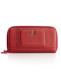 Think rich: soft, waxy pebbled leather gets contrast stitching and a goldtone cutout logo detail with the sleek Banker wallet from Giani Bernini. Think rich: soft, waxy pebbled leather gets contrast stitching and a goldtone cutout logo detail with the sleek Banker wallet from Giani Bernini.
