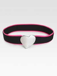 A charming style with a contrast border and a large heart-shaped metal buckle. 57% polyester/43% cottonWidth, about 2Imported A charming style with a contrast border and a large heart-shaped metal buckle. 57% polyester/43% cottonWidth, about 2Imported