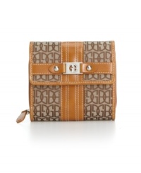 The perfect design to keep you organized all day and night. This classic look by Giani Bernini features a signature exterior with classic silvertone detailing. The perfect design to keep you organized all day and night. This classic look by Giani Bernini features a signature exterior with classic silvertone detailing.