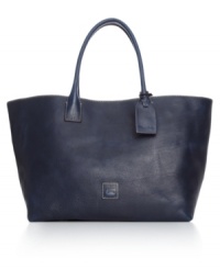 As exquisite as the city of its namesake, this Florentine bag from Dooney & Bourke speaks style. Crafted from sumptuous leather with signature detailing, it flaunts a carry-it-all shape that's ideal for everyday affairs. As exquisite as the city of its namesake, this Florentine bag from Dooney & Bourke speaks style. Crafted from sumptuous leather with signature detailing, it flaunts a carry-it-all shape that's ideal for everyday affairs.