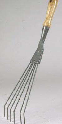 LAWN & GARDEN GT0134 SHRUB RAKE SHORT HANDLE 20 LAWN & GARDEN GT0134 SHRUB RAKE SHORT HANDLE 20