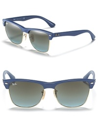 Sleek and chic, these classic Ray-Ban sunglasses look great on him or her. Sleek and chic, these classic Ray-Ban sunglasses look great on him or her.