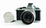 Olympus Limited Edition OM-D E-M5 Kit with 17mm f1.8 lens, metal lens hood, and metal lens cap (Silver)