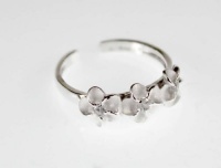 Three Plumeria Cluster Toe Ring Three Plumeria Cluster Toe Ring