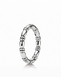 An geometric texture in sterling silver is an ideal addition to your PANDORA ring collection. Stack it with your favorite rings for signature style. An geometric texture in sterling silver is an ideal addition to your PANDORA ring collection. Stack it with your favorite rings for signature style.