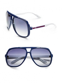 Oversized plastic frames are defined by signature web detail at the temple. Signature web temple detail 100% UV protective Made in Italy Oversized plastic frames are defined by signature web detail at the temple. Signature web temple detail 100% UV protective Made in Italy
