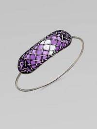A bold, yet sleek style with a unique lattice pattern over glossy, colored glass. GlassSilverDiameter, about 2.5Hidden closureMade in Italy A bold, yet sleek style with a unique lattice pattern over glossy, colored glass. GlassSilverDiameter, about 2.5Hidden closureMade in Italy
