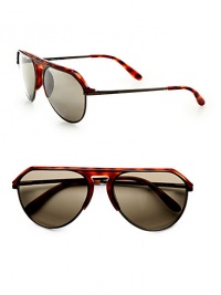 A modified rendition of a timeless classic, crafted in lightweight metal and resin. Available in gunmetal with shiny light havana frames with smoke flash lenses.Metal/resin100% UV ProtectionMade in Italy A modified rendition of a timeless classic, crafted in lightweight metal and resin. Available in gunmetal with shiny light havana frames with smoke flash lenses.Metal/resin100% UV ProtectionMade in Italy