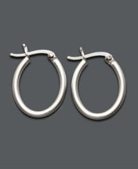 The perfect complement to any look. Pull it all together in simple, oval-shaped hoops by Giani Bernini. Crafted in sterling silver. Approximate diameter: 3/4 inch.