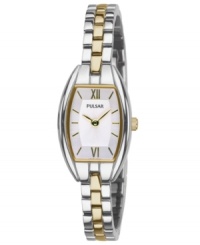 This attractive dress watch from Pulsar shines bright with golden accents. This attractive dress watch from Pulsar shines bright with golden accents.