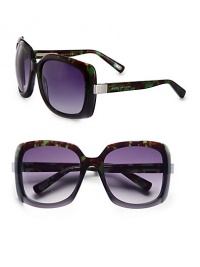 Retro-inspired acetate style in a glamorous oversized shape. Available in grey havana with grey gradient lens. Logo temples100% UV protectionMade in Italy Retro-inspired acetate style in a glamorous oversized shape. Available in grey havana with grey gradient lens. Logo temples100% UV protectionMade in Italy