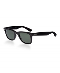 The Ray-Ban® Wayfarer® is simply the most recognizable style in sunglasses. The distinct shape is paired with the traditional Ray-Ban signature logo on the sculpted temples. After its initial design in 1952, the Ray-Ban Wayfarer quickly endeared itself to Hollywood filmmakers, celebrities, musicians and artists, solidifying its iconic status for years to come. The Ray-Ban® Wayfarer® is simply the most recognizable style in sunglasses. The distinct shape is paired with the traditional Ray-Ban signature logo on the sculpted temples. After its initial design in 1952, the Ray-Ban Wayfarer quickly endeared itself to Hollywood filmmakers, celebrities, musicians and artists, solidifying its iconic status for years to come.