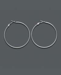 What goes around comes around. Spread good style with these sterling silver hoop earrings by Giani Bernini, perfect for every day. Approximate diameter: 2 inches. What goes around comes around. Spread good style with these sterling silver hoop earrings by Giani Bernini, perfect for every day. Approximate diameter: 2 inches.