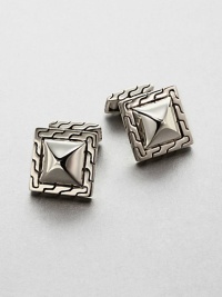 A chain-link inspired style that frames this sartorial standard in smooth, sterling silver for an elegant finish.Sterling silverAbout ¾ x ¾Imported A chain-link inspired style that frames this sartorial standard in smooth, sterling silver for an elegant finish.Sterling silverAbout ¾ x ¾Imported