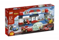 LEGO Cars The Pit Stop 5829 LEGO Cars The Pit Stop 5829