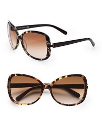 These glamorous, acetate frames feature chic, metal logo end pieces. Available in vintage tortoise-coconut with brown gradient lens, navy with blue gradient lens or beige-tortoise with brown gradient lens. Metal logo end piecesUV 399Imported