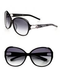 A classic shape with an ultra-chic cut-out, logo hinge and snake-print temples. Available in black with grey gradient lens. Logo and snake-printed temples100% UV protectionMade in Italy A classic shape with an ultra-chic cut-out, logo hinge and snake-print temples. Available in black with grey gradient lens. Logo and snake-printed temples100% UV protectionMade in Italy