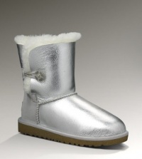 UGG Australia Girls' K Bailey Button Metallic Sterling 5 Big Kid UGG Australia Girls' K Bailey Button Metallic Sterling 5 Big Kid