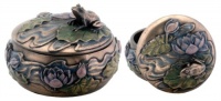 Frog Sitting on Lily Decoration Art Nouveau Design Jewelry Box Frog Sitting on Lily Decoration Art Nouveau Design Jewelry Box